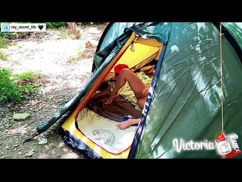 ❤️ ຖ່າຍໃນກ້ອງຖ່າຍຮູບ Passionate jerk off Stranger in a tent ️❌ ໜັງໂປ້ ຢູ່ພວກເຮົາ ❌❤